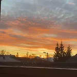 Appartement Romslig Med Kort Vei Til Flyplassen