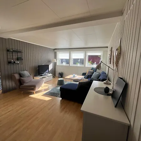 Romslig Med Kort Vei Til Flyplassen *