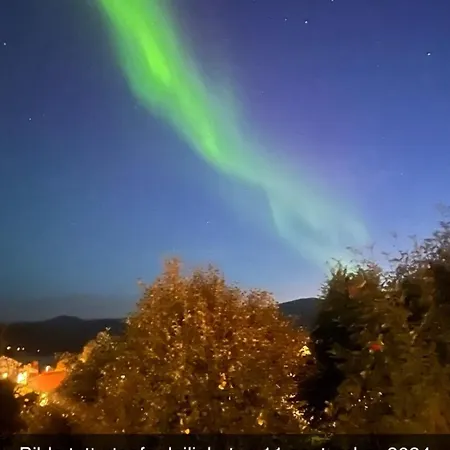 Romslig Med Kort Vei Til Flyplassen Apartmán *