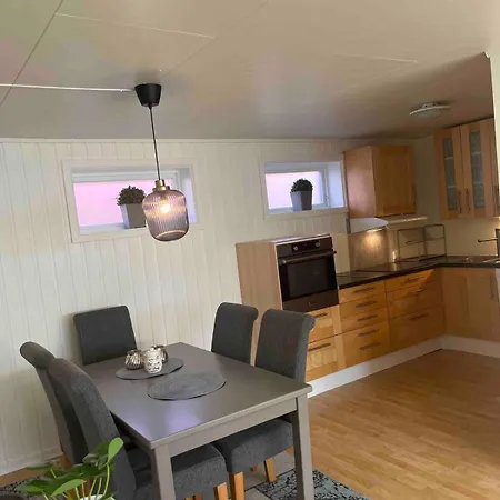 Romslig Med Kort Vei Til Flyplassen Tromsø