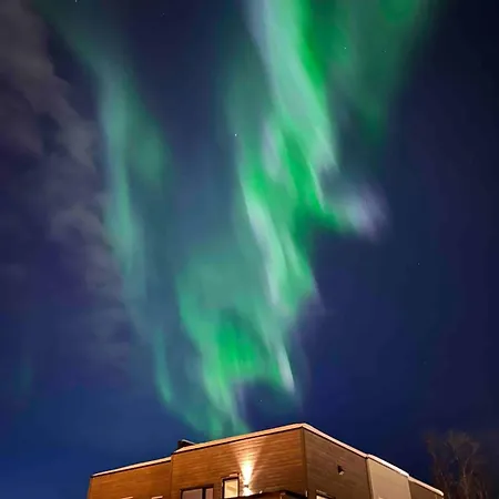 Romslig Med Kort Vei Til Flyplassen Apartmán Tromsø