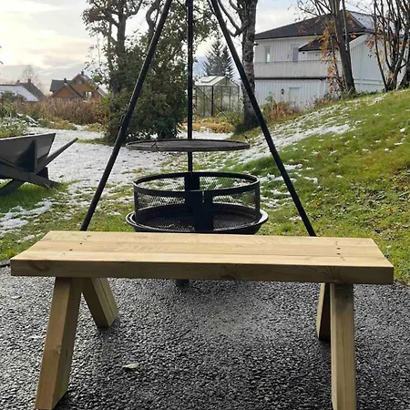 Romslig Med Kort Vei Til Flyplassen Apartmán *