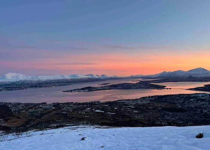 Romslig Med Kort Vei Til Flyplassen Apartamento