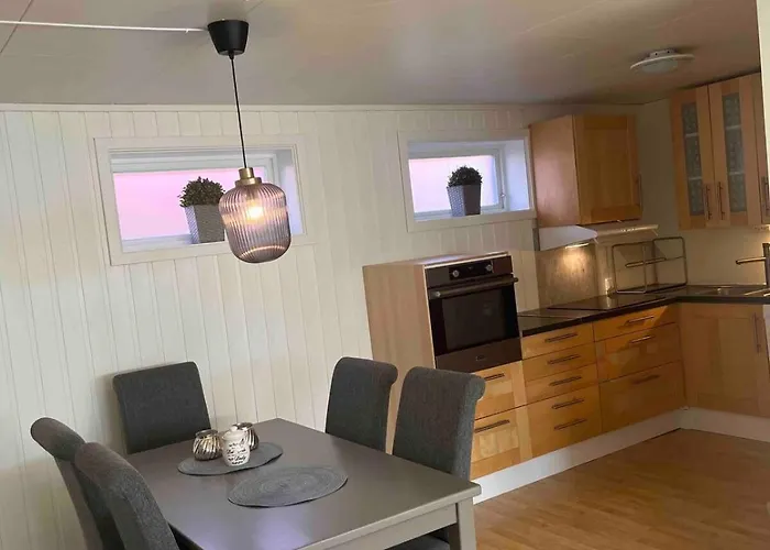 Romslig Med Kort Vei Til Flyplassen Tromsø